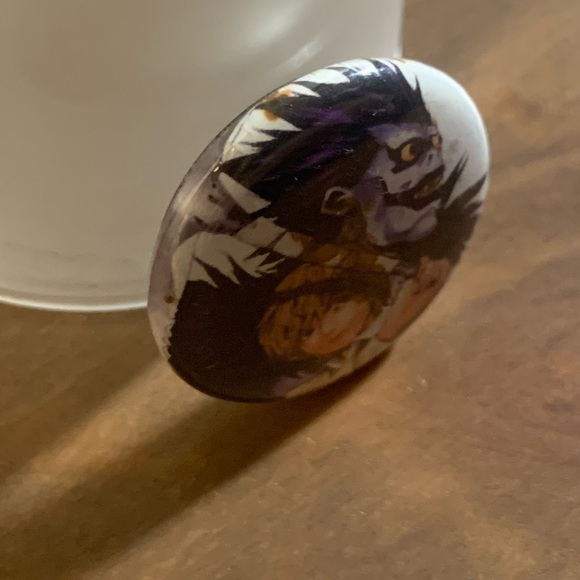 Death Note Button Pin - Picture 5 of 12